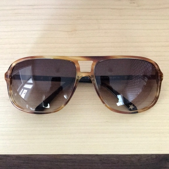 Authentic Givenchy pilot sunglasses - Picture 2 of 6